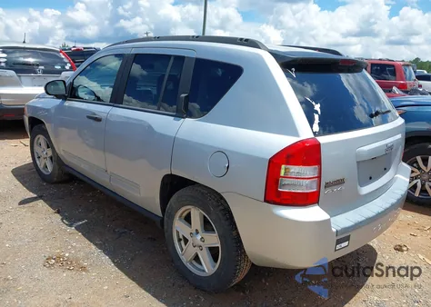 2008 Jeep Compass Sport z USA, uszkodzony, nr VIN 1J8FF47W08D749405
